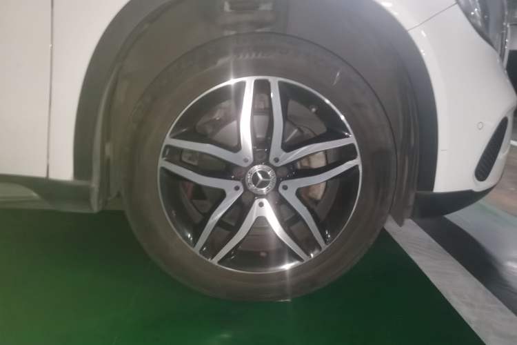Used Mercedes-Benz GLA 2017 GLA 200 Fashion Model Right Front Wheel Hub