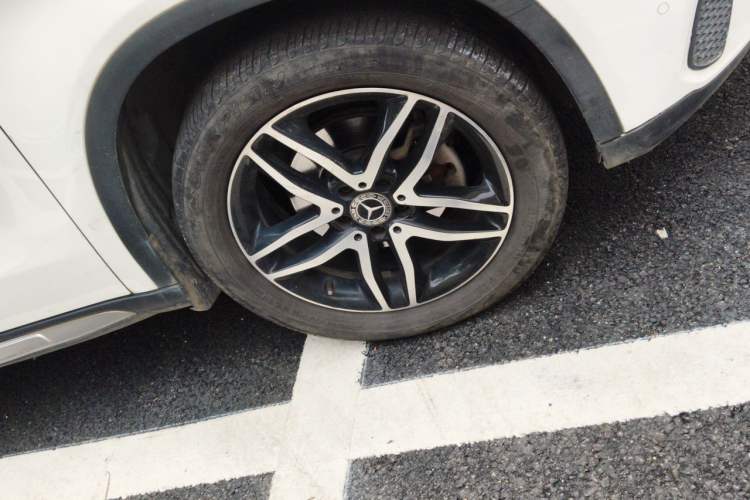 Used Mercedes-Benz GLA 2017 GLA 200 Fashion Model Right Front Wheel Hub
