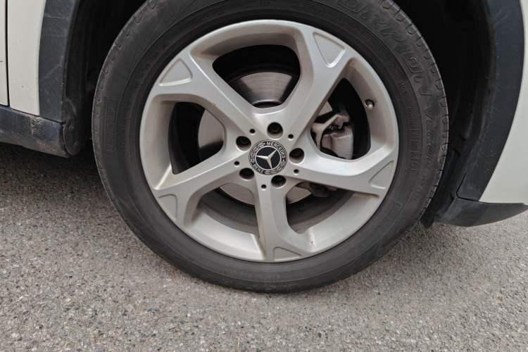 Used Mercedes-Benz GLA 2017 GLA 200 Sport Edition Right Front Wheel Hub