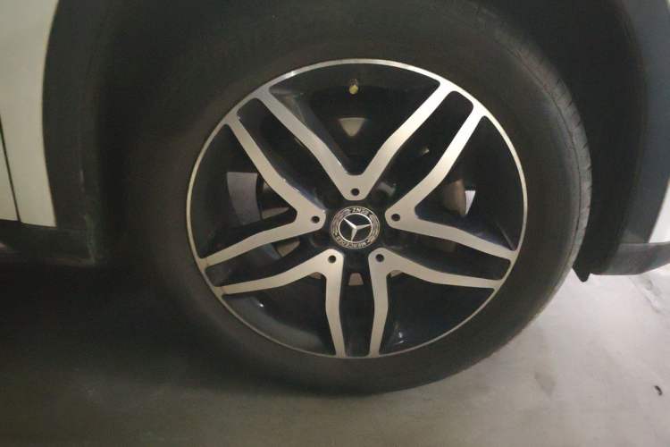 Used Mercedes-Benz GLA 2017 GLA 200 Fashion Model Right Front Wheel Hub