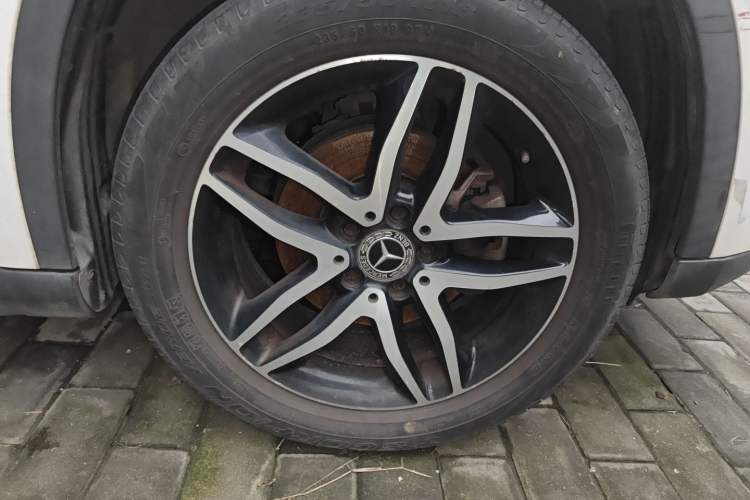 Used Mercedes-Benz GLA 2017 GLA 200 Fashion Model Right Front Wheel Hub
