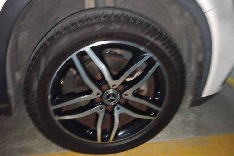 Used Mercedes-Benz GLA 2017 GLA 200 Fashion Model Right Front Wheel Hub