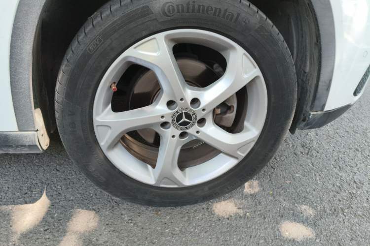 Used Mercedes-Benz GLA 2017 GLA 200 Sport Edition Right Front Wheel Hub