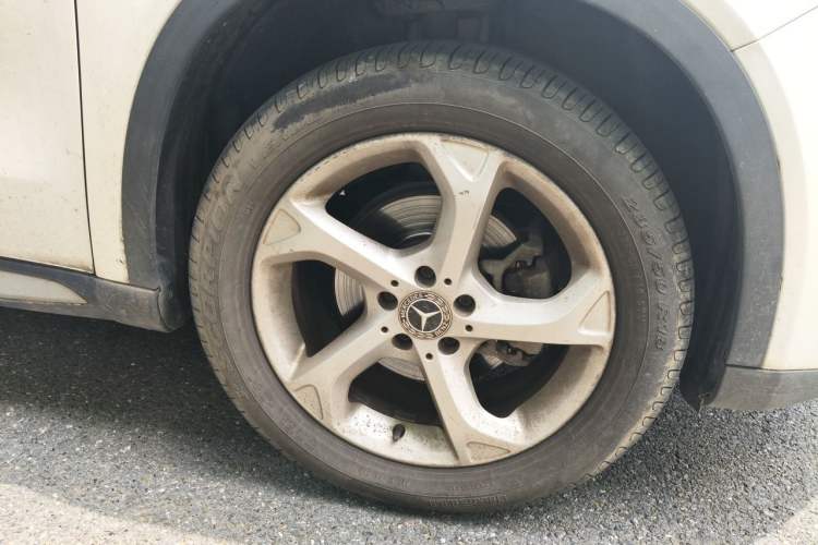 Used Mercedes-Benz GLA 2017 GLA 200 Sport Edition Right Front Wheel Hub