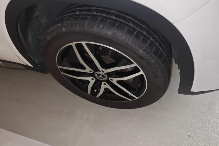Used Mercedes-Benz GLA 2017 GLA 200 Fashion Model Right Front Wheel Hub