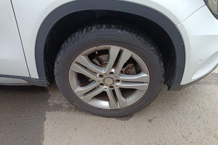 Used Mercedes-Benz GLA 2017 GLA 200 Sport Edition Right Front Wheel Hub