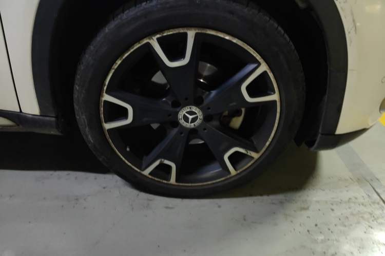Used Mercedes-Benz GLA 2017 GLA 220 4MATIC Fashion Model Right Front Wheel Hub