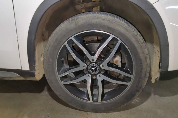 Used Mercedes-Benz GLA 2017 GLA 200 Fashion Model Right Front Wheel Hub