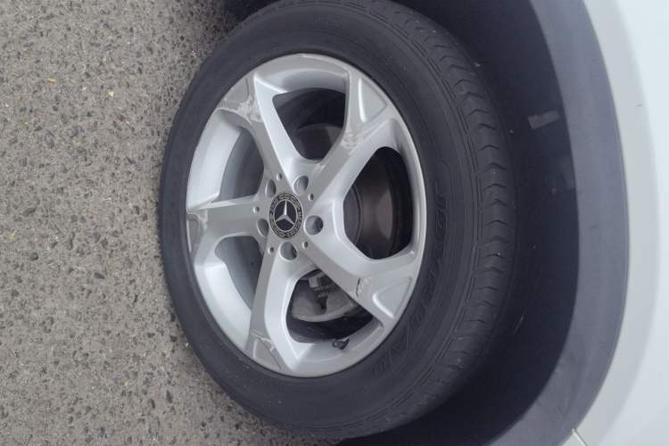 Used Mercedes-Benz GLA 2017 GLA 200 Sport Edition Right Front Wheel Hub