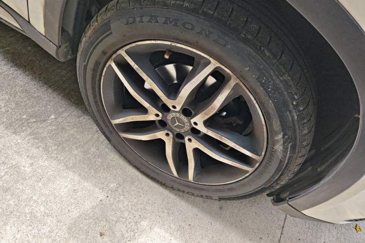 Used Mercedes-Benz GLA 2017 GLA 200 Fashion Model Right Front Wheel Hub