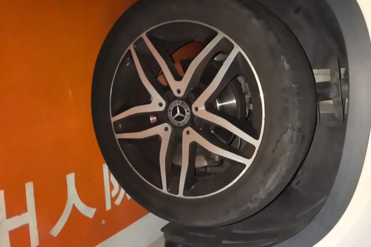 Used Mercedes-Benz GLA 2017 GLA 200 Fashion Model Right Front Wheel Hub