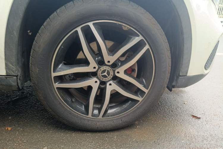 Used Mercedes-Benz GLA 2017 GLA 200 Fashion Model Right Front Wheel Hub