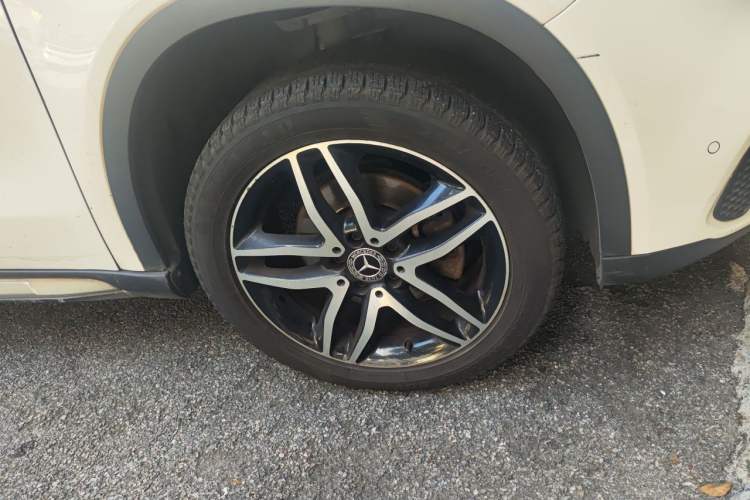 Used Mercedes-Benz GLA 2017 GLA 200 Fashion Model Right Front Wheel Hub