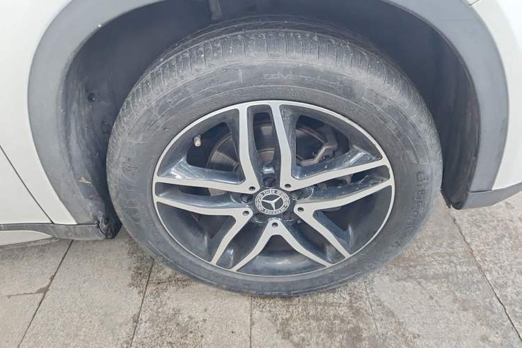 Used Mercedes-Benz GLA 2017 GLA 200 Fashion Model Right Front Wheel Hub