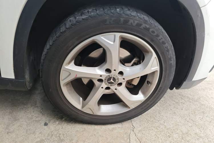 Used Mercedes-Benz GLA 2017 GLA 200 Sport Edition Right Front Wheel Hub