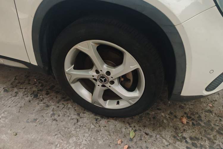 Used Mercedes-Benz GLA 2017 GLA 200 Sport Edition Right Front Wheel Hub