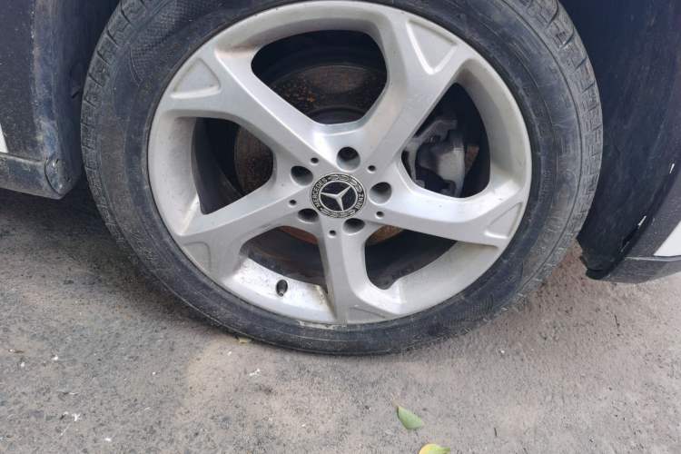 Used Mercedes-Benz GLA 2017 GLA 200 Sport Edition Right Front Wheel Hub