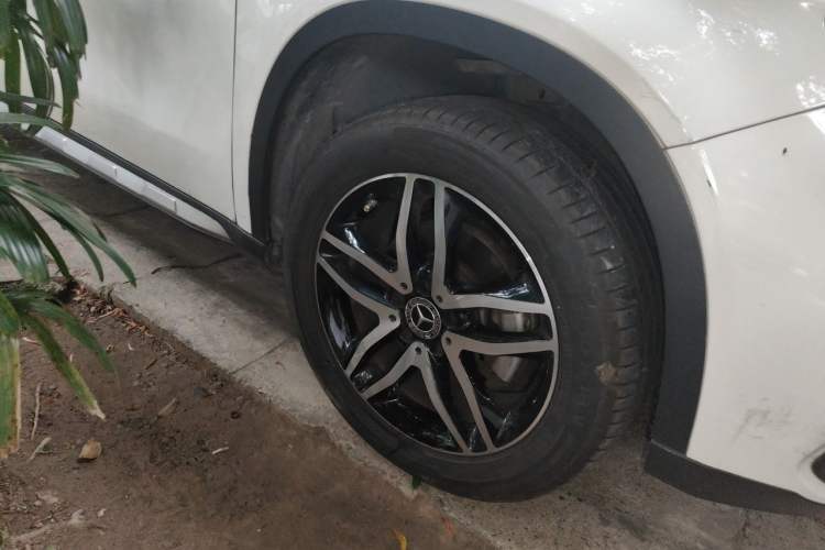 Used Mercedes-Benz GLA 2017 GLA 200 Fashion Model Right Front Wheel Hub