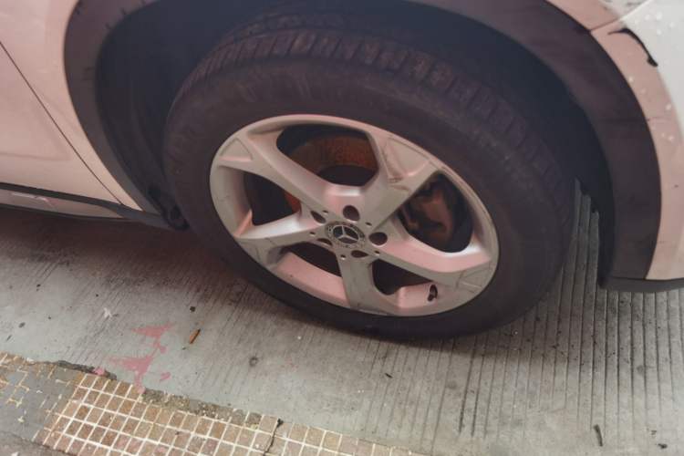 Used Mercedes-Benz GLA 2017 GLA 200 Sport Edition Right Front Wheel Hub