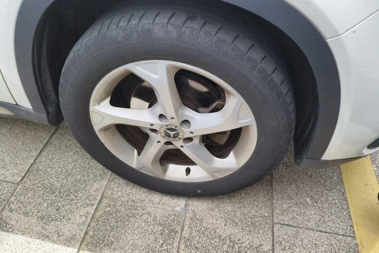 Used Mercedes-Benz GLA 2017 GLA 200 Sport Edition Right Front Wheel Hub