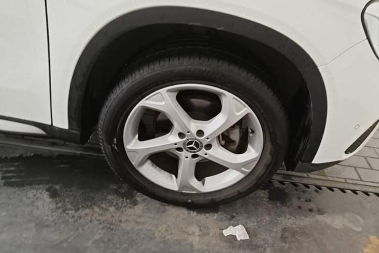 Used Mercedes-Benz GLA 2017 GLA 200 Sport Edition Right Front Wheel Hub