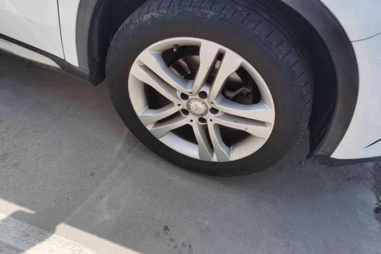 Used Mercedes-Benz GLA  Right Front Wheel Hub