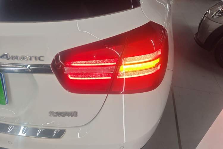 Used Mercedes-Benz GLA 2017 GLA 220 4MATIC Fashion Model Right Rear Taillight