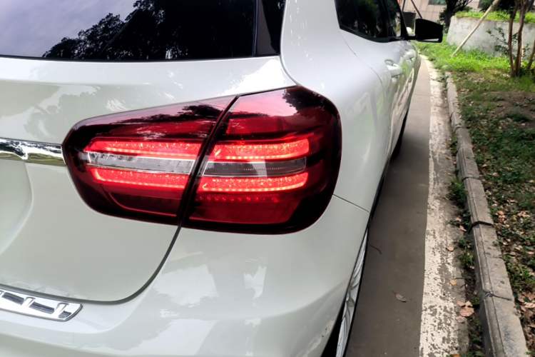 Used Mercedes-Benz GLA 2017 GLA 200 Fashion Model Right Rear Taillight