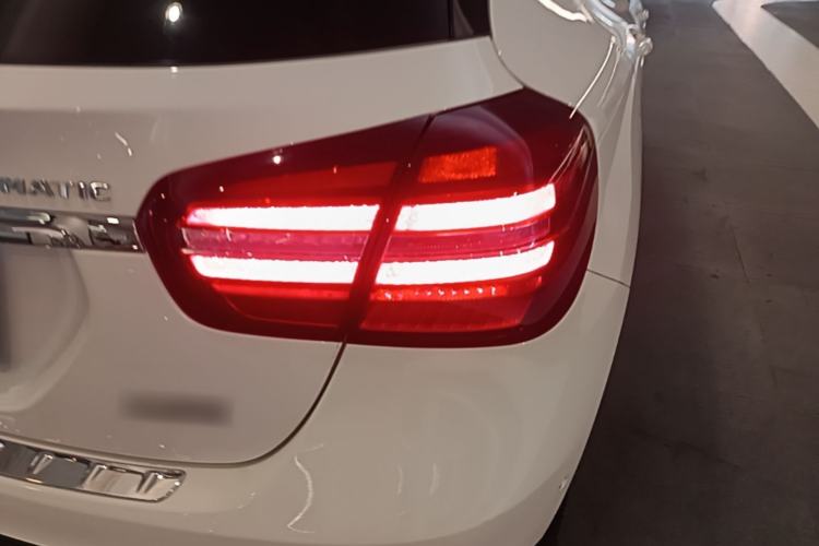 Used Mercedes-Benz GLA 2017 GLA 220 4MATIC Fashion Model Right Rear Taillight