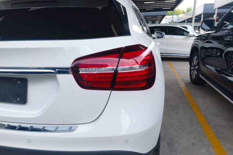 Used Mercedes-Benz GLA 2017 GLA 200 Fashion Model Right Rear Taillight