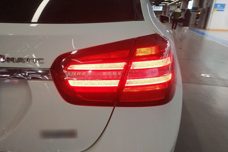 Used Mercedes-Benz GLA 2017 GLA 220 4MATIC Fashion Model Right Rear Taillight