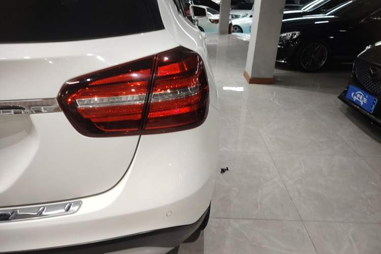 Used Mercedes-Benz GLA 2017 GLA 200 Fashion Model Right Rear Taillight