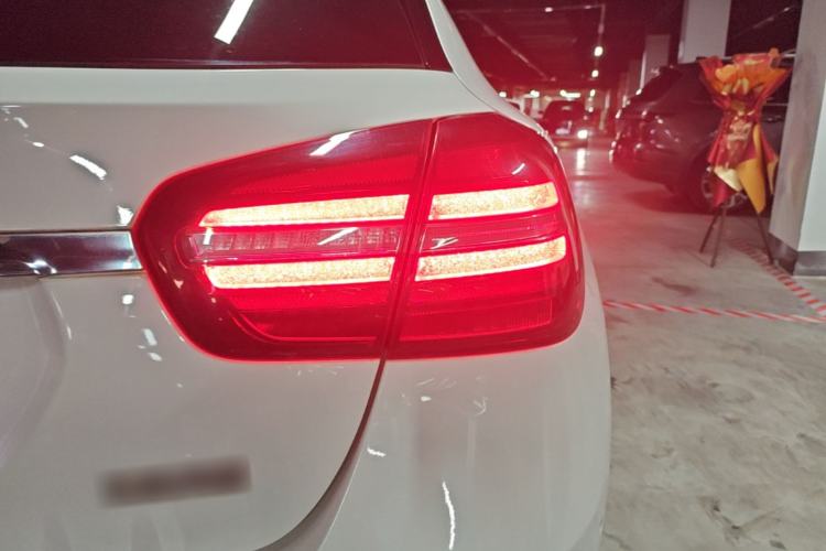Used Mercedes-Benz GLA 2017 GLA 200 Fashion Model Right Rear Taillight