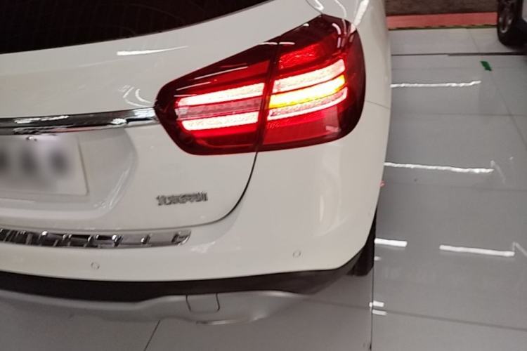 Used Mercedes-Benz GLA 2017 GLA 200 Fashion Model Right Rear Taillight