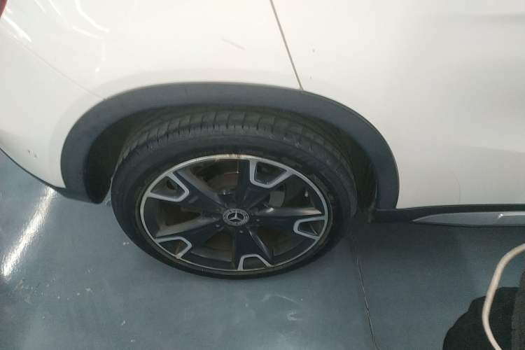 Used Mercedes-Benz GLA 2017 GLA 220 4MATIC Fashion Model Right Rear Wheel Hub