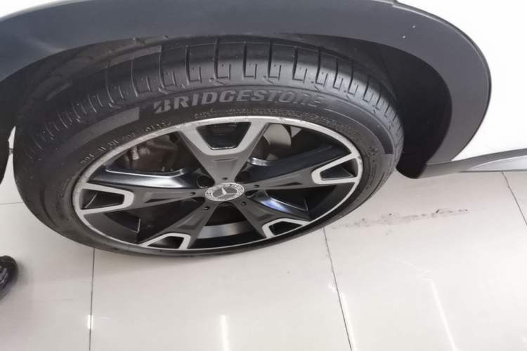 Used Mercedes-Benz GLA 2017 GLA 220 4MATIC Fashion Model Right Rear Wheel Hub