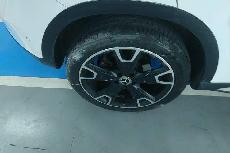 Used Mercedes-Benz GLA 2017 GLA 220 4MATIC Fashion Model Right Rear Wheel Hub
