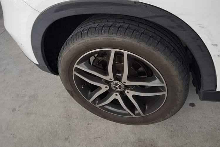 Used Mercedes-Benz GLA 2017 GLA 200 Fashion Model Right Rear Wheel Hub
