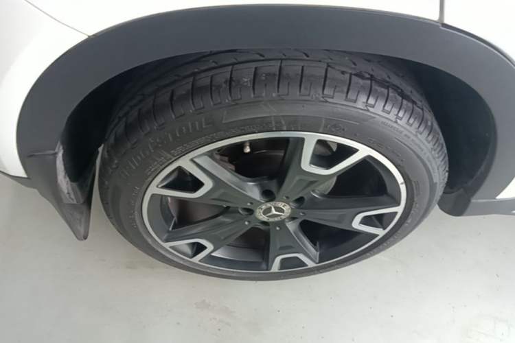 Used Mercedes-Benz GLA 2017 GLA 220 4MATIC Fashion Model Right Rear Wheel Hub