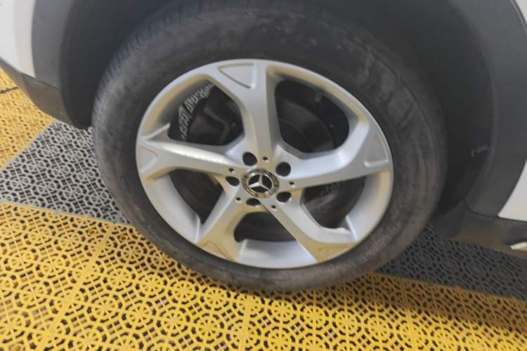 Used Mercedes-Benz GLA 2017 GLA 200 Sport Edition Right Rear Wheel Hub