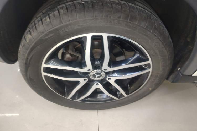 Used Mercedes-Benz GLA 2017 GLA 200 Fashion Model Right Rear Wheel Hub