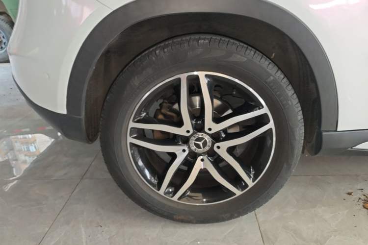 Used Mercedes-Benz GLA 2017 GLA 200 Fashion Model Right Rear Wheel Hub