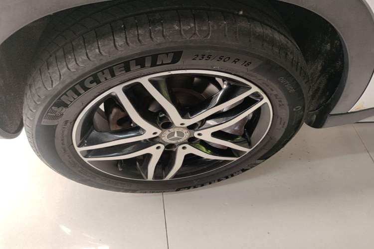 Used Mercedes-Benz GLA 2017 GLA 200 Fashion Model Right Rear Wheel Hub