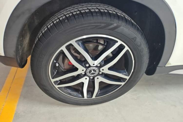 Used Mercedes-Benz GLA 2017 GLA 200 Fashion Model Right Rear Wheel Hub