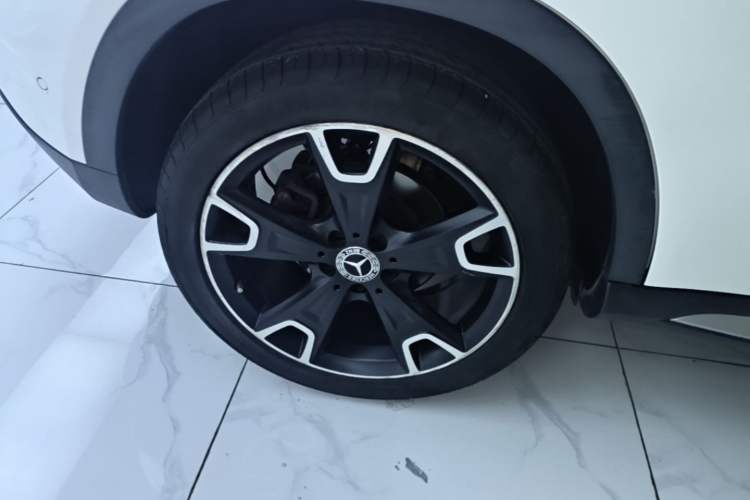 Used Mercedes-Benz GLA 2017 GLA 220 4MATIC Fashion Model Right Rear Wheel Hub