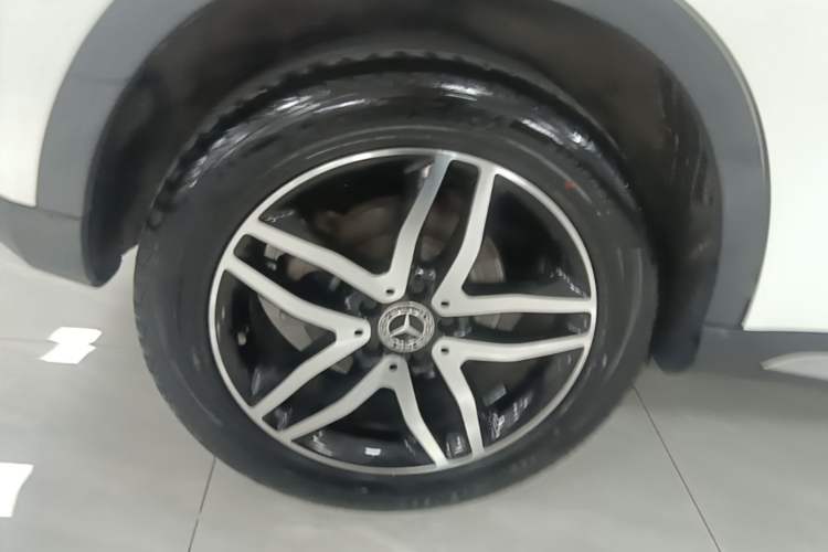 Used Mercedes-Benz GLA 2017 GLA 200 Fashion Model Right Rear Wheel Hub