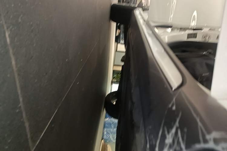 Used Mercedes-Benz GLA 2017 GLA 220 4MATIC Fashion Model Right Side Sill