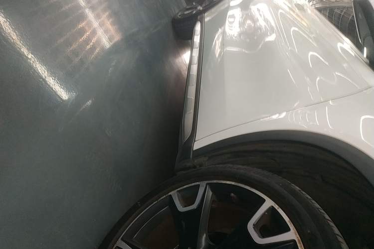 Used Mercedes-Benz GLA 2017 GLA 220 4MATIC Fashion Model Right Side Sill