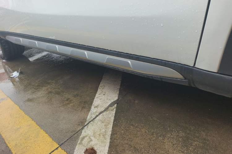 Used Mercedes-Benz GLA 2017 GLA 200 Sport Edition Right Side Sill