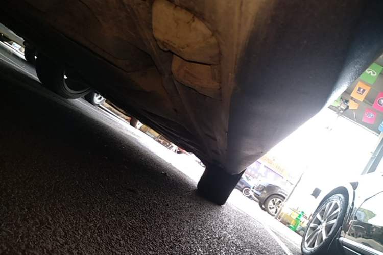 Used Mercedes-Benz GLA 2017 GLA 220 4MATIC Fashion Model Right Side Sill